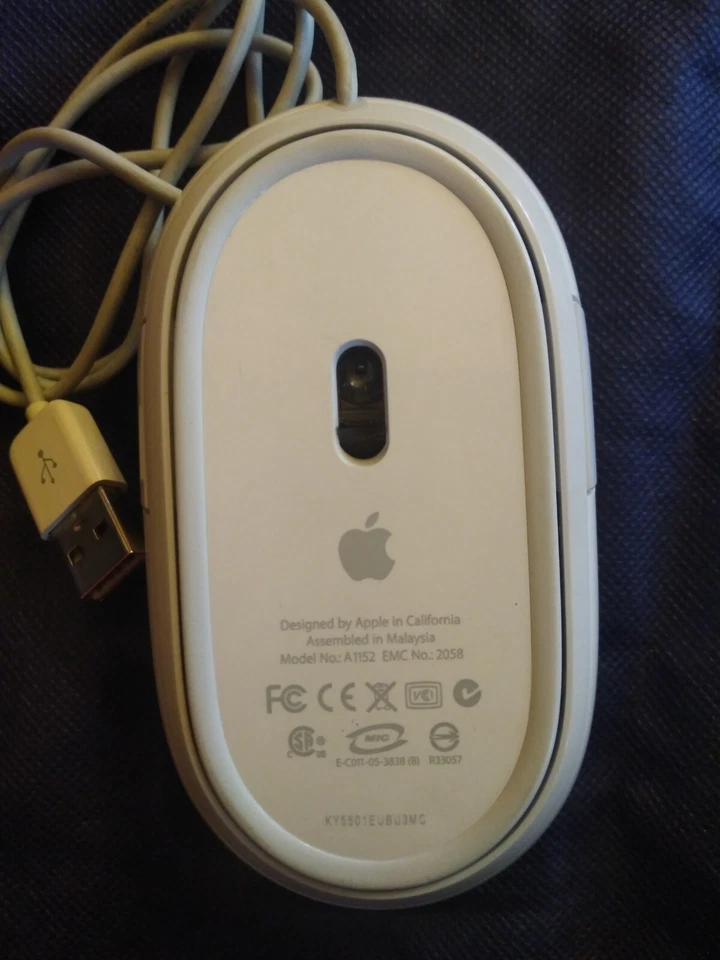 Apple Computer Mouse - Image 2 of 3