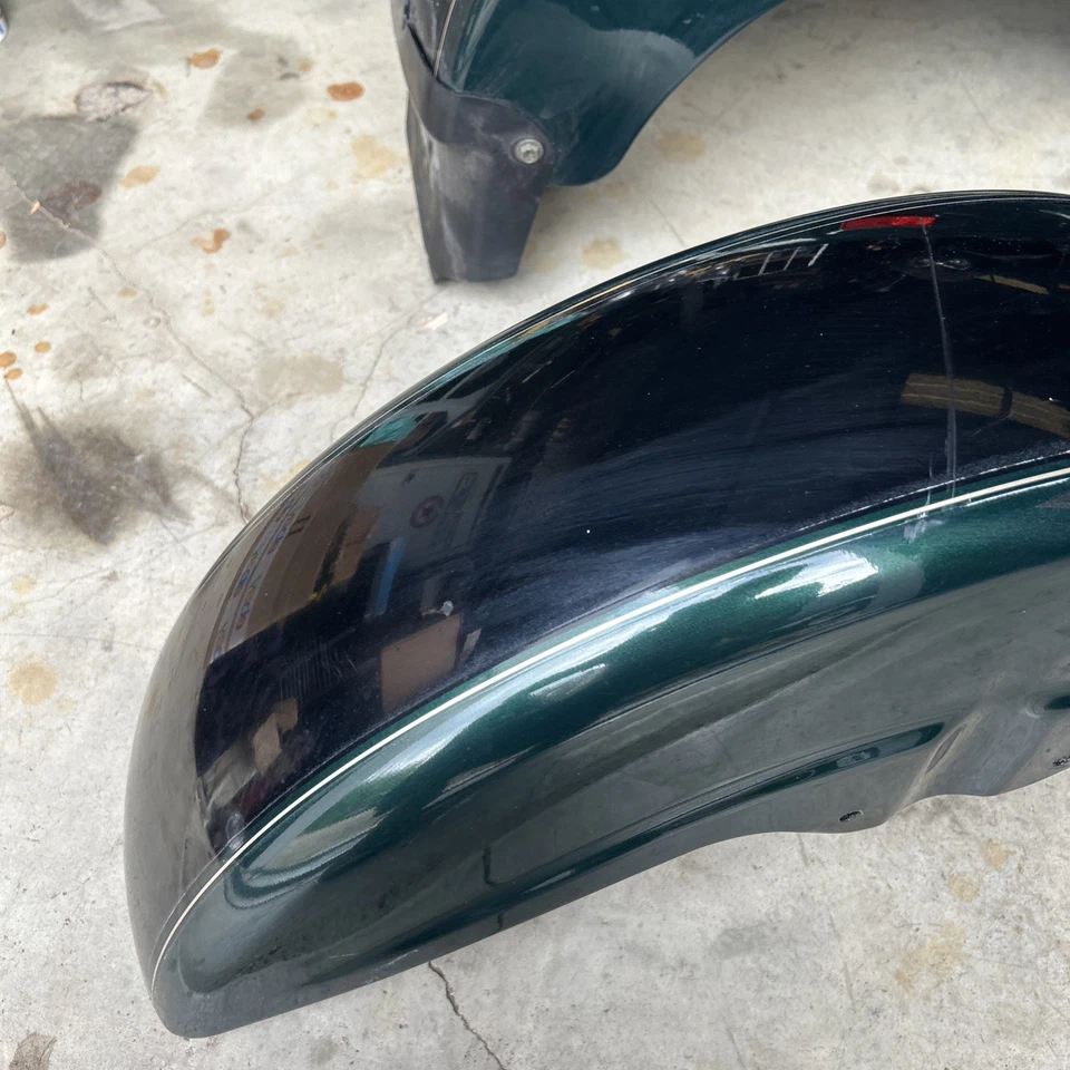 1998 - 2004 Suzuki Intruder VL1500 Front And Rear Fenders Set OEM Green/Black - Image 3 of 4