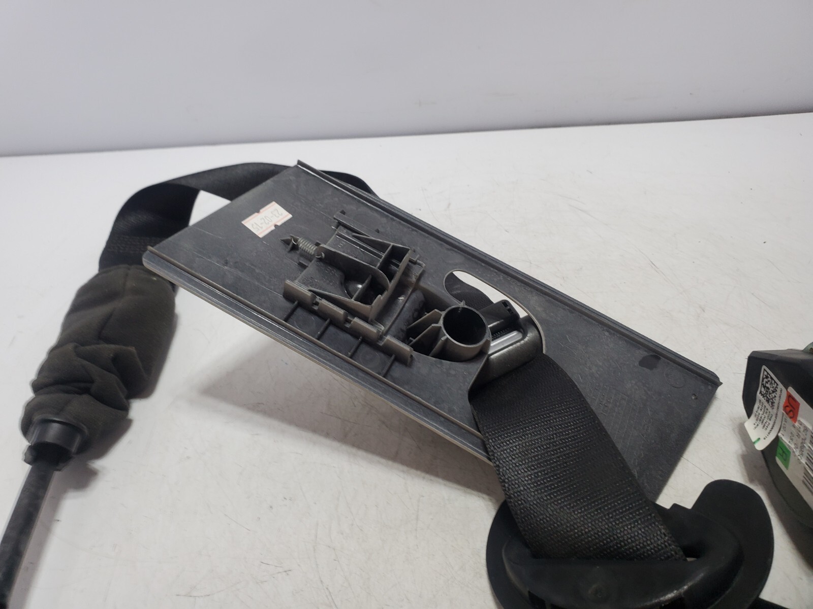 ✅ 14-19 OEM Maserati Ghibli Front Right Passenger Side Seatbelt Retractor