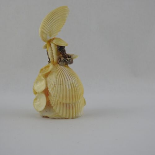 Bambola vintage fatta a mano conchiglia di mare arte popolare lady statuina 4" abito con volant a T - Foto 6 di 9
