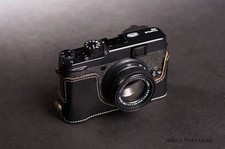 Borsa mezza fotocamera vera pelle per Fuji X20 X10 apertura inferiore nera