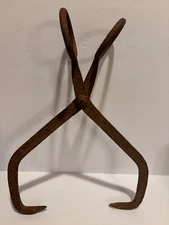 Large Antique Block Ice Tongs Cast Iron Cabin Decor Wall Hanger  Western 17”
