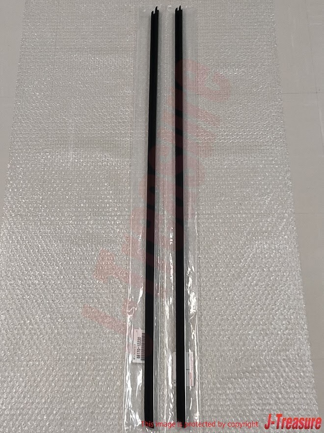 TOYOTA LEVIN TRUENO AE86 Genuine Front Door Glass Inner Weather