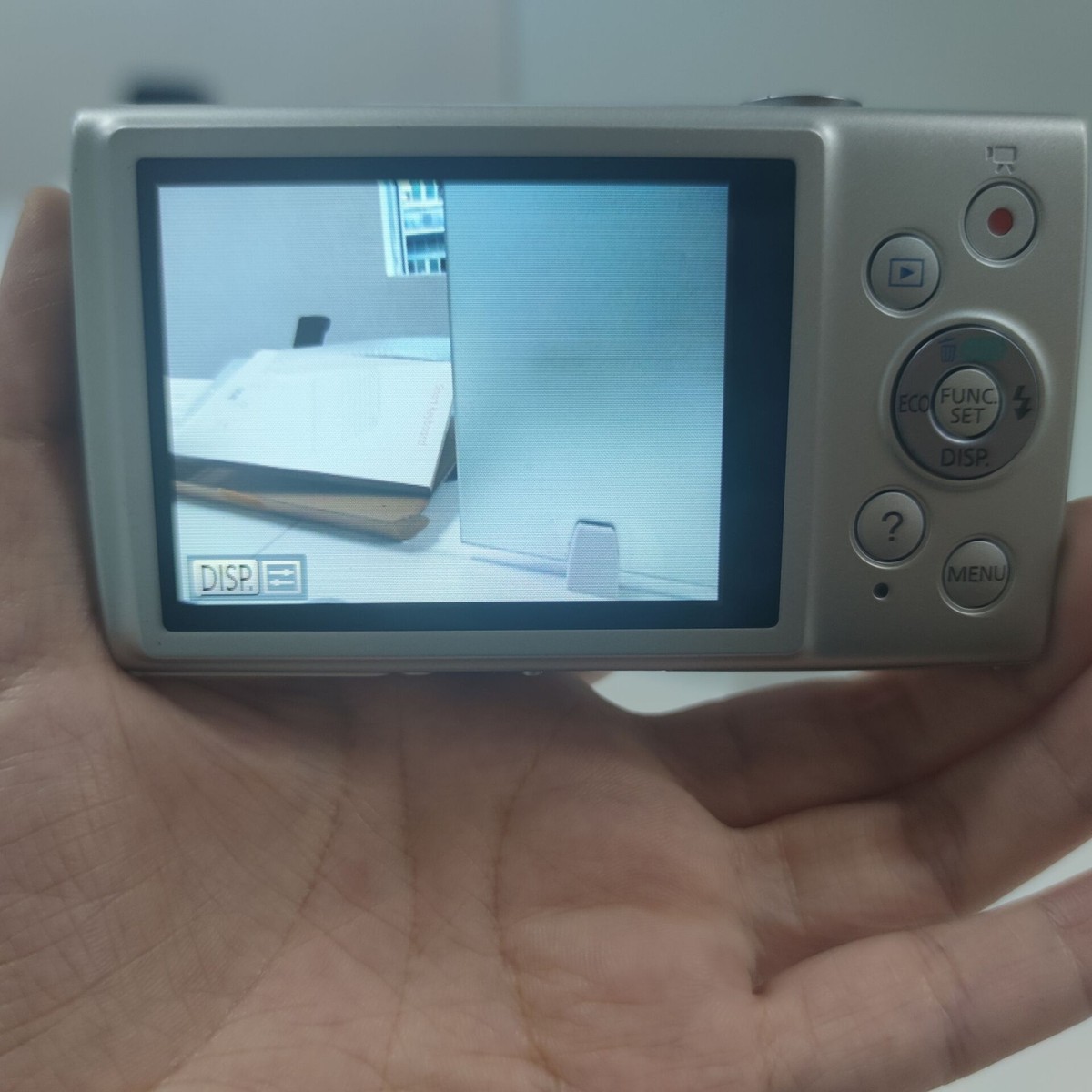 Canon IXUS 170 Digital Camera - Silver w/Battery +Charger-90%new