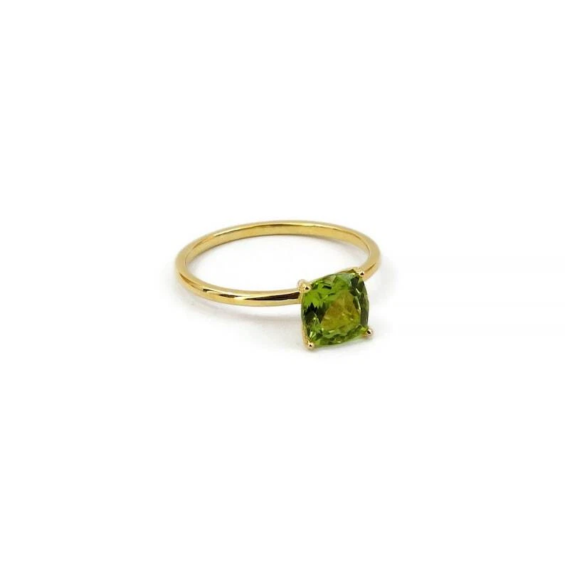 1.10 Ct Cushion Cut Green Peridot Solitaire Women's Ring 10k Solid Yellow Gold - Image 2 of 4