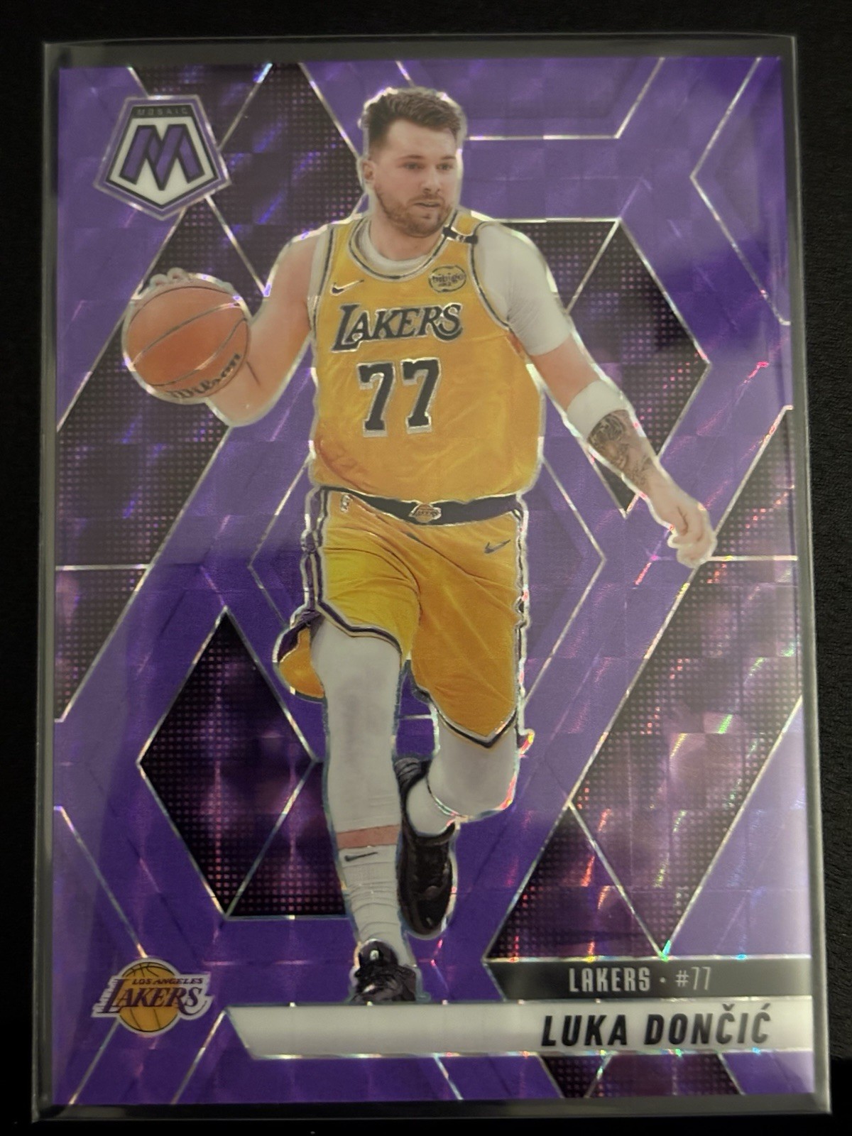 2024-25 Panini Mosaic Luka Doncic #100 Purple Fluorescent Prizm /249 Lakers