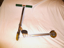 Razor A2 Kick Scooter - Green 13010037