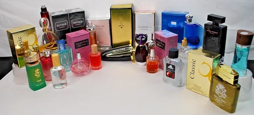 MIXED LOT OF OVER 25 MEN/WOMEN COLOGNE/PERFUME,