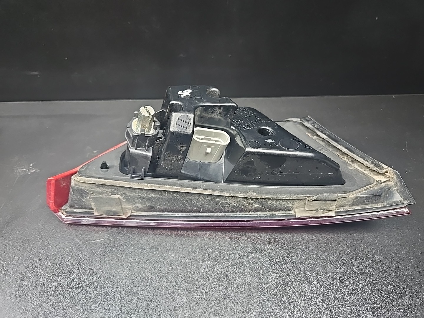 2014-2017 MASERATI QUATTROPORTE RIGHT PASS REAR INNER TAILLIGHT LAMP OEM