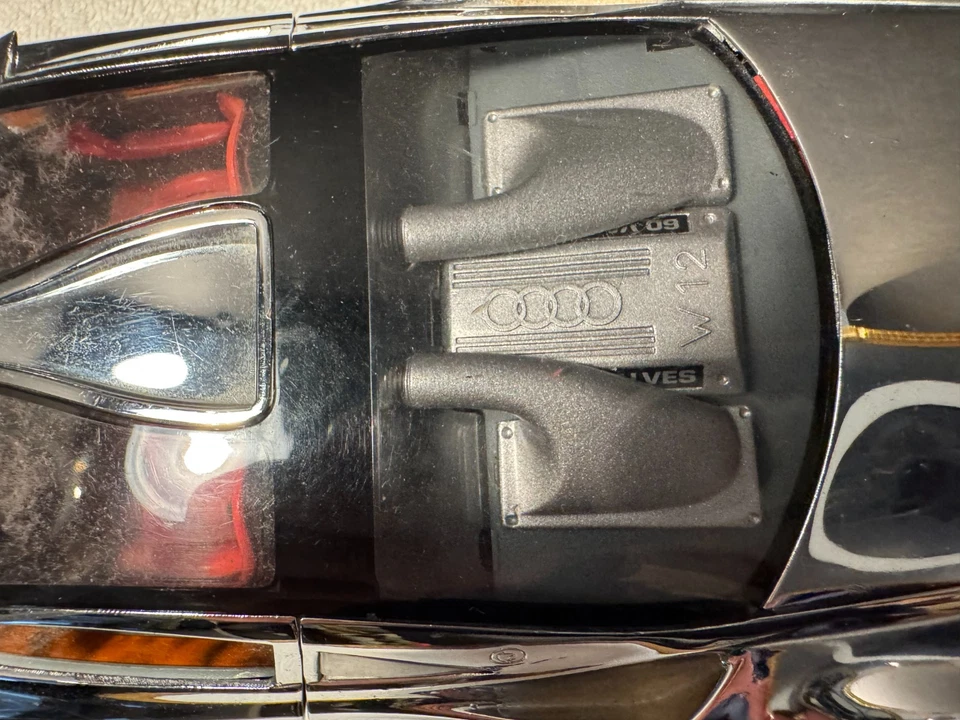 1/18 Audi Avus RevelL AG 1994 Heavy Chromed Diecast Car movable Seats,Steering - Image 4 of 4