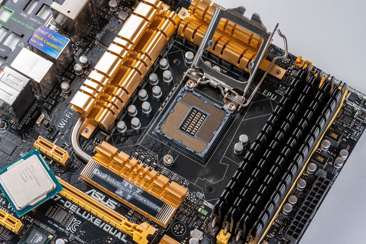 Asus Z87-DELUXE/DUAL WIFI LGA1150 ATX Motherboard 32GB DDR3