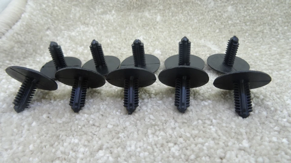 10x FORD 24MM BUTTON HEAD FIT TRIM PANEL FIR TREE PUSH-IN 7MM HOLE CLIPS - Image 4 of 4