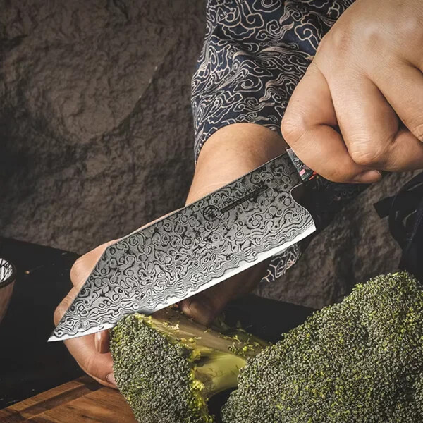 Kurohana (黒花) - Japanese Damascus Steel Chef's Knife (5.5 inch) - 119.99$ MSRP