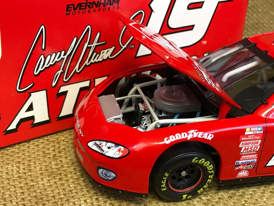 Acción 2001 NASCAR #19 Original Dodge Boys Casey Atwood 2001 Intrepid R/T Rookie Foto 3 de 4