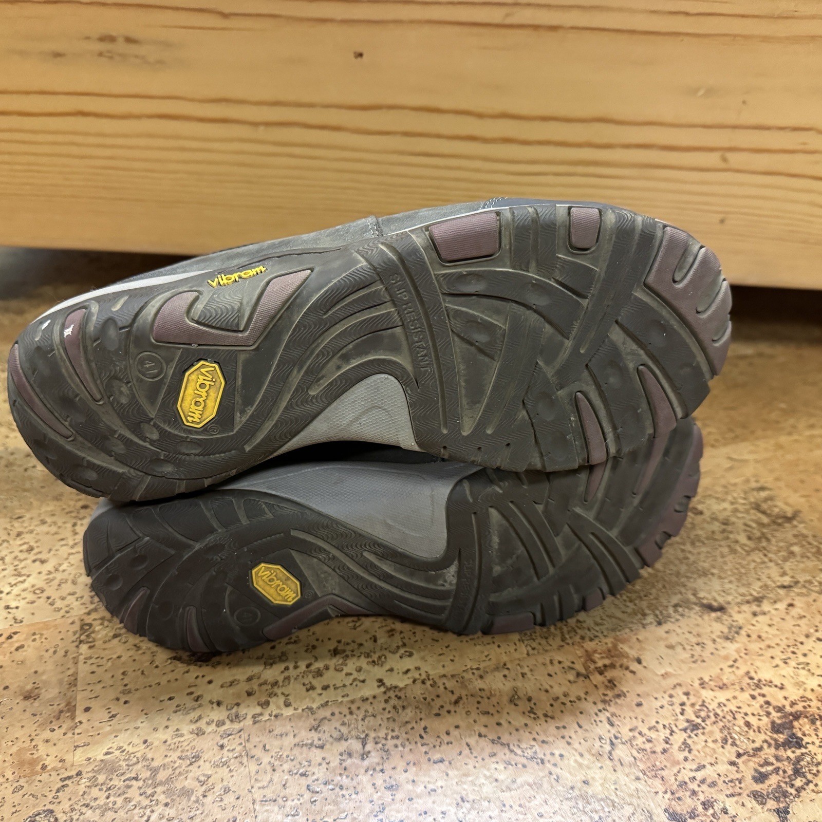 SAOLA Dansko Paisley scamosciato impermeabile escursionismo taglia EU 41. Suola donna US 9 5 Vibram