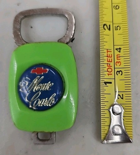 Vintage Chevrolet Monte Carlo grüner Kunststoff Schlüsselanhänger/Keychain, um 1980 (S2)