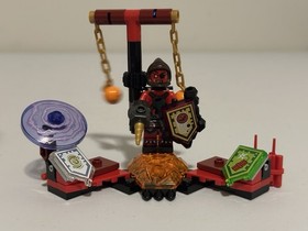 Lego Nexo Knights: Ultimate Beast Master (70334) & Ultimate Lavaria (70335)