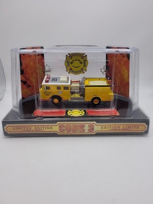 Code 3 Collectibles 1:64, #02454, Seagrave City Of Honolulu, Fire Engine. 
