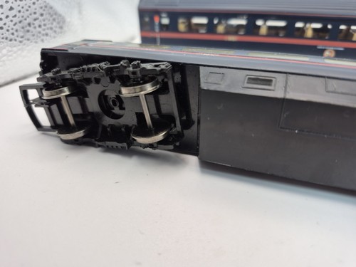 Hornby 2 X GNER MK 3 Coaches(R.439-0200) 41098 First Class, And 42193 Unboxed - Picture 19 of 24