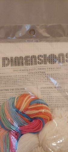 Dimensions Cross Stitch Kit Hearts And Flowers Tissue Box Plastic Point. New - Picture 6 of 6