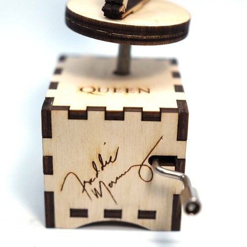 Queen Music Box - Crazy Little Thing Called Love. - Foto 2 di 6