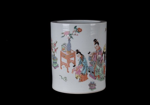 Ein Famille Rose Porzellan Pinseltopf im Stil des 18. Jh., China, 19. Jh., Qing - Bild 4 von 13