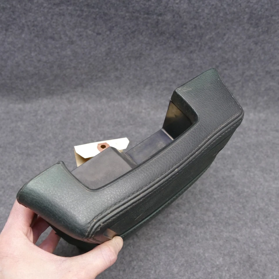 AMC Rambler 440 1967 camioneta LH puerta delantera reposabrazos almohadilla restaurable Q136 Foto 2 de 4