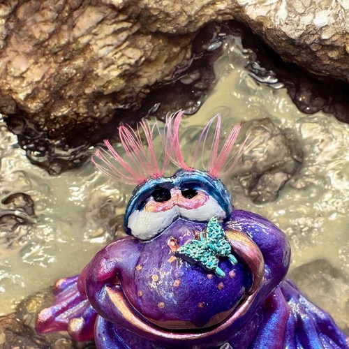 Handmade Character Frog Mold - Picture 9 of 10