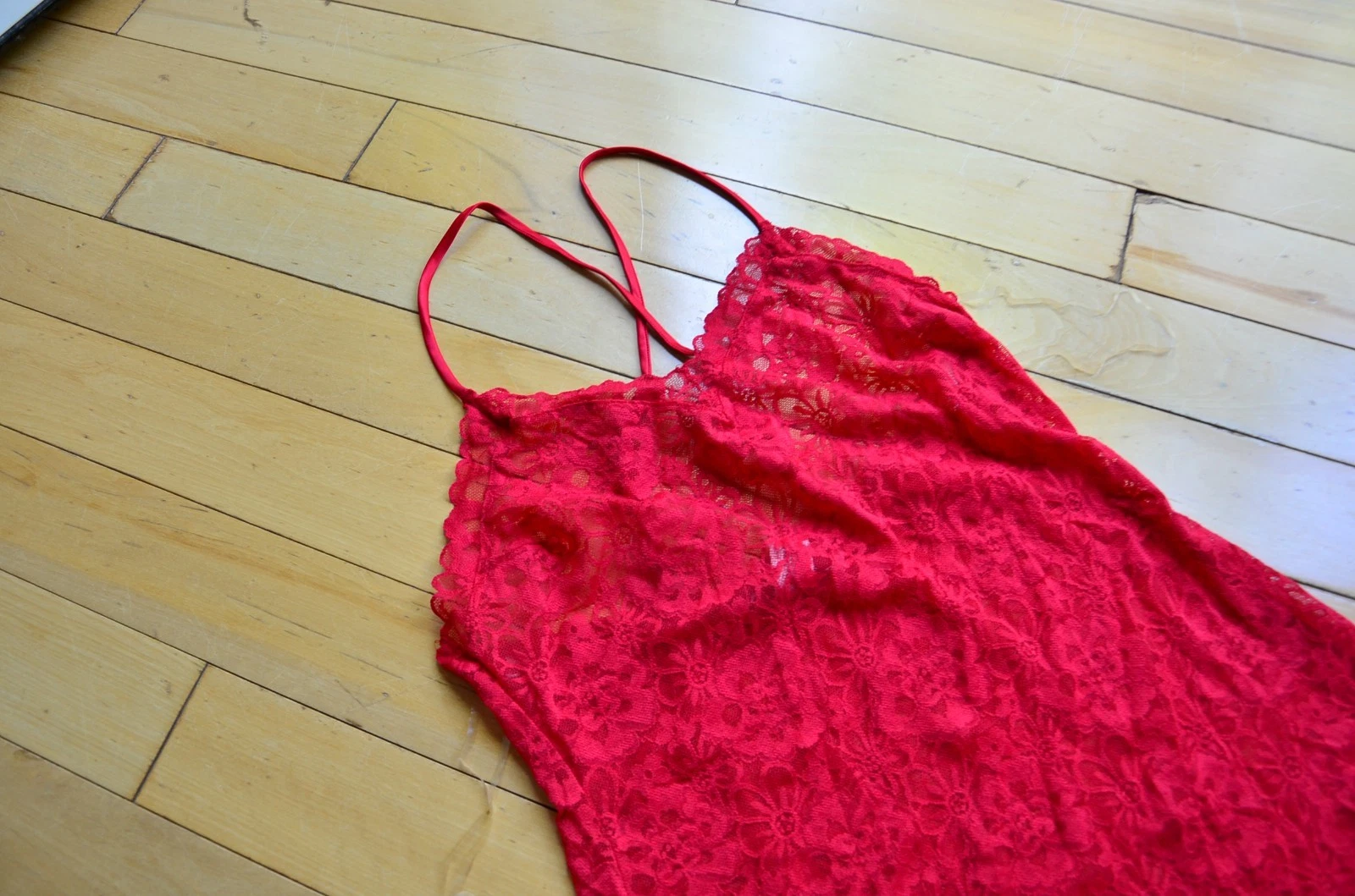 UNDERCOVER Abito slip Victoria's Secret rosso in pizzo taglia M