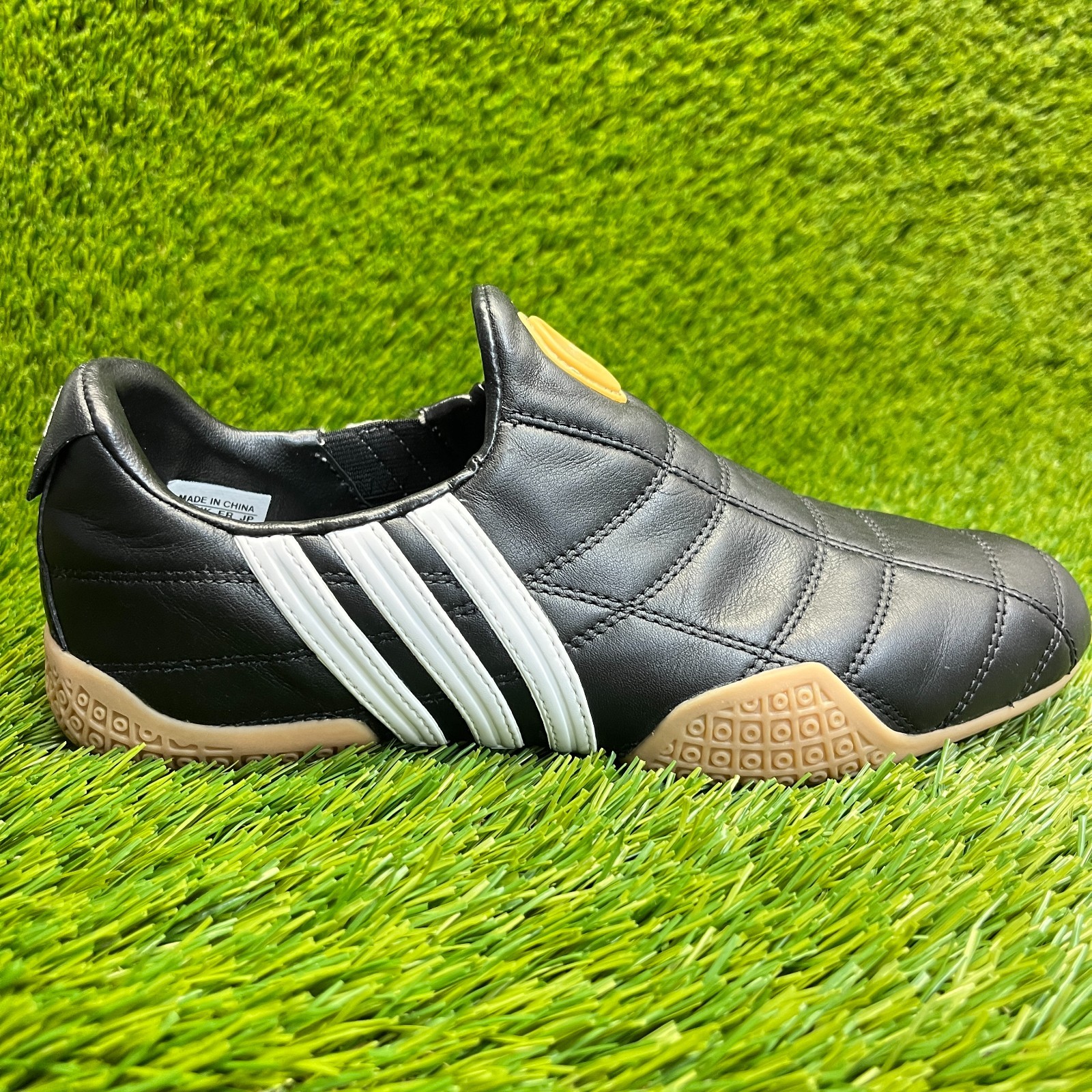 Adidas Y2K Chen Tao Womens Size 7 Black White Athletic Running Shoes Sneakers Adidas Y2K Chen Tao Womens Size 7 Black White Athletic Running Shoes Sneakers