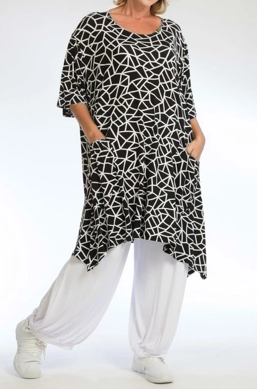 PLUS SIZE BLACK/WHITE ABSTRACT JERSEY 2 POCKETS A-LINE LONG TUNIC Size 24-26 - Image 4 of 4
