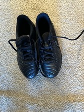 Nike youth Black Low Top Lace-Up Athletic Sne...