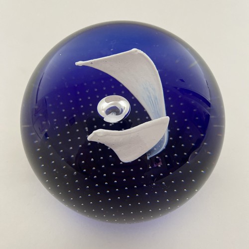 CAITHNESS GLASS PAPERWEIGHT - Dark Blue / White Petal Swirls. C21/94 - Picture 6 of 24