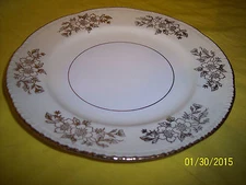 *1 HOMER LAUGHLIN CHINA CO 7.25" SALAD DESERT PLATE W/ GOLD RIMS PATTERN L46 N 6