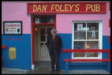 385031 Always A Friendly Smile A4 Photo Print