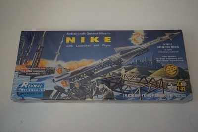 1/Renwal Models NIKE Antiaircraft Guided Missile w/Launcher & Crew sealed (707)