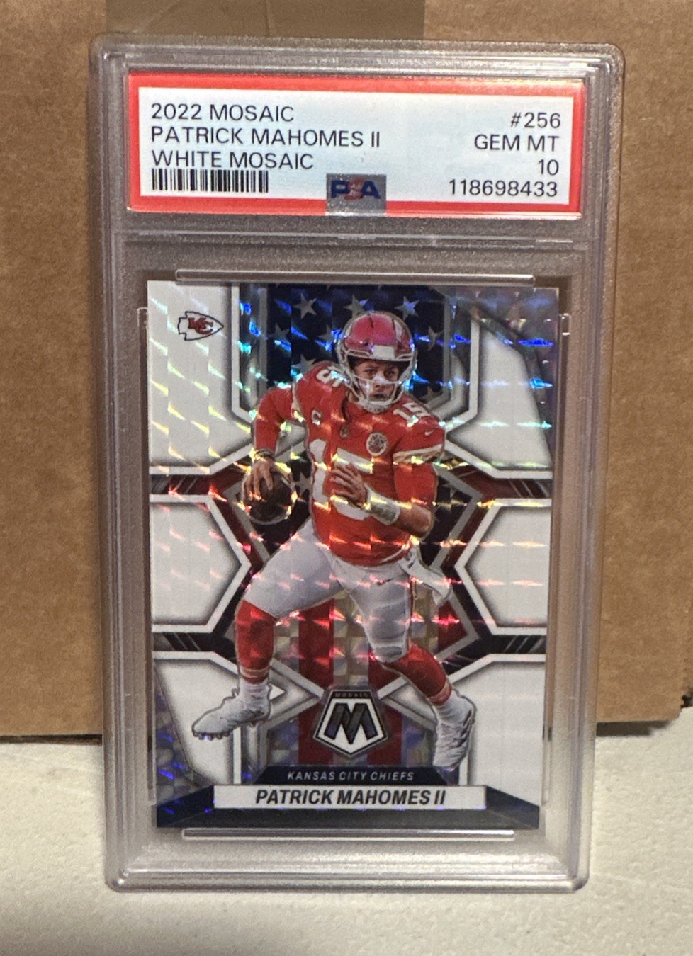 2022 PANINI MOSAIC WHITE MOSAIC #256 PATRICK MAHOMES II 20/25 PSA 10