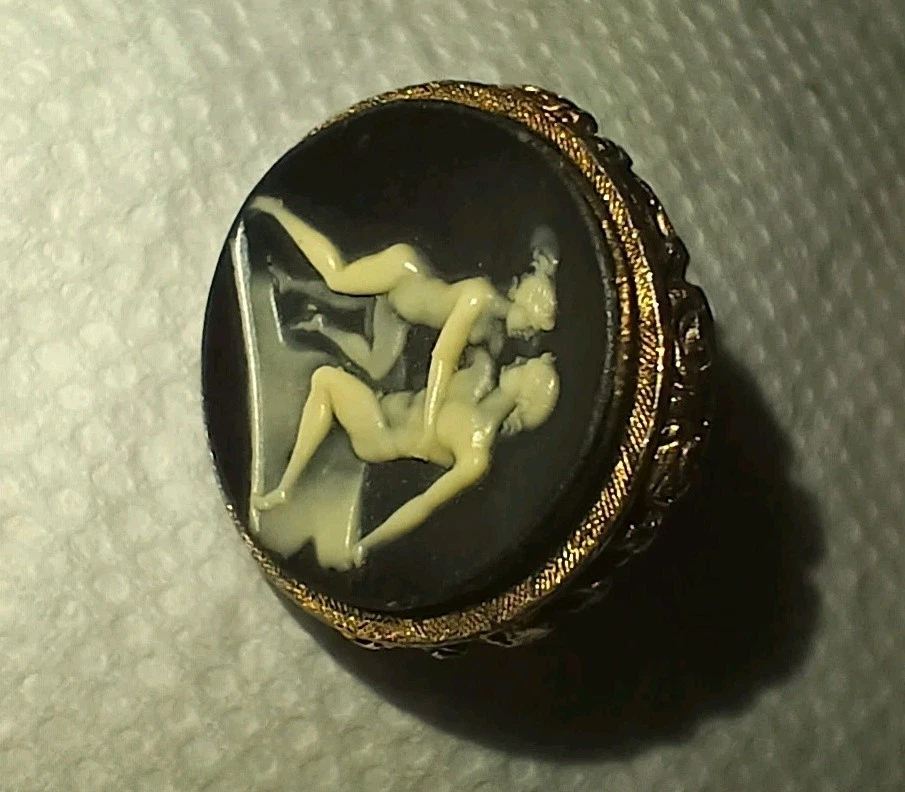 1 Vintage Dante Cufflink Hermes And Aphrodite Incolay Masterpiece Cameo Golden - Image 3 of 4