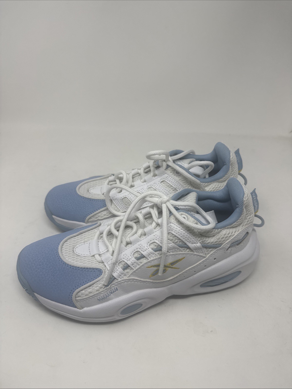 Reebok Solution  White  Blue Basketball Shoes Mens Size 4.5 thumbnail 4