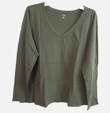 a.n.a Women's Plus 1X V-Neck Long Sleeve T-Shirt Thyme Green NEW