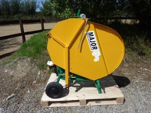 Major Tractor Mounted Swinging Saw Wood Log Bench Inc Vat
