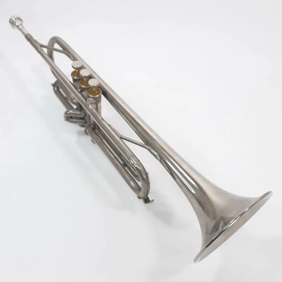 YAMAHA YTR-135 YTR135 Trumpet Silver Color with Hard Case Mouthpiece used Japan - Image 2 of 4