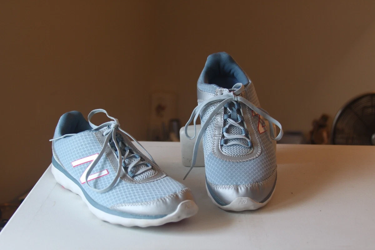 Super light walking best sale shoes