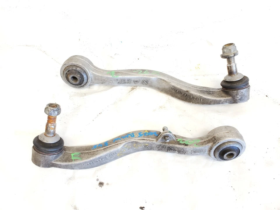 BMW E60 545i 2004-2006 - Brazos de control inferiores delanteros izquierdo y derecho - 6760181 / 182 Foto 2 de 4