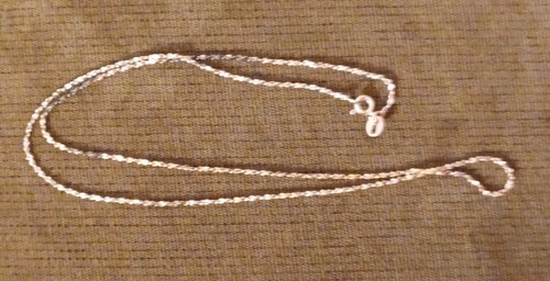 Jewelry lot of 6 Thin Chains No real gold or silver - Picture 5 of 13