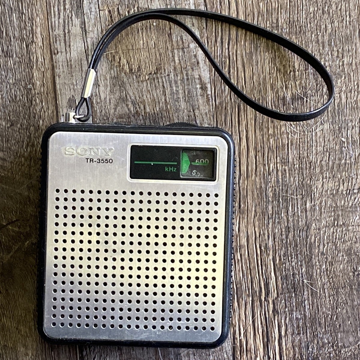 『 SONY 1977 』AMポケットラジオ TR3550 ヴィンテージ VINTAGE SONY TR-3550 TRANSISTOR WRIST STRAP TRAVEL RADIO *works