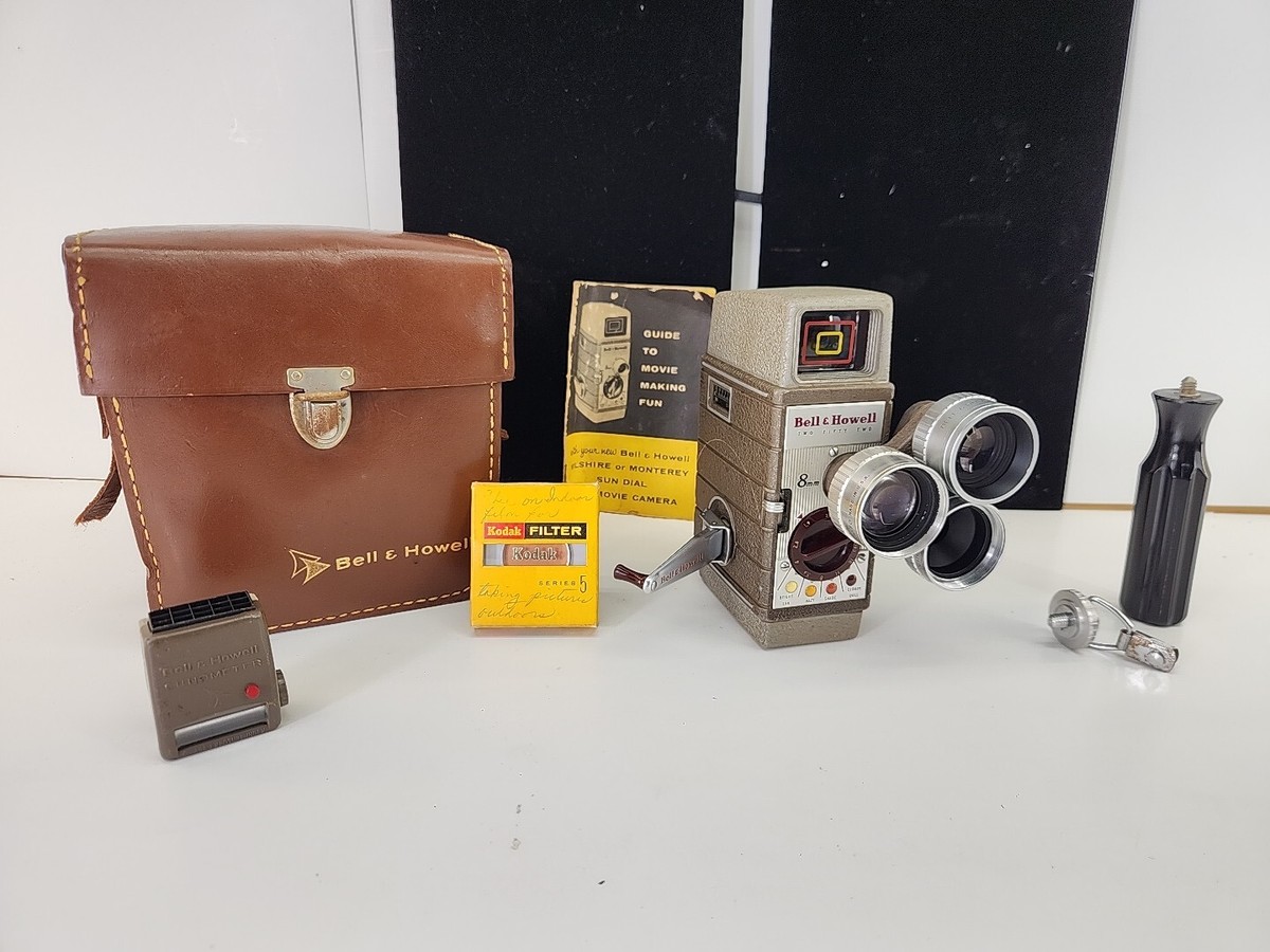 Vintage Bell Howell 8mm Movie Camera W/ Extras Vintage Camera Movie Maker