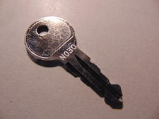 Original Thule Schl&uuml;ssel N030 Ersatzschl&uuml;ssel Hecktr&auml;ger Dachboxen Dachtr&auml;ger