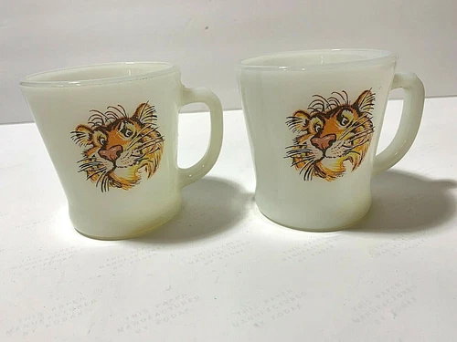 Vintage LOT 2 Anchor Hocking Tony The Tiger Milk Glass Mug Fire King D HANDLE