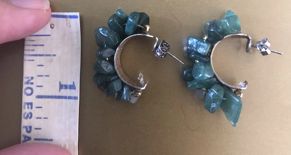 Green JADE CHIP earring handcrafted BEAUTIFUL - Image 3 of 4